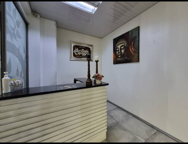 89M² RETAIL TO LET IN SUNNINGHILL